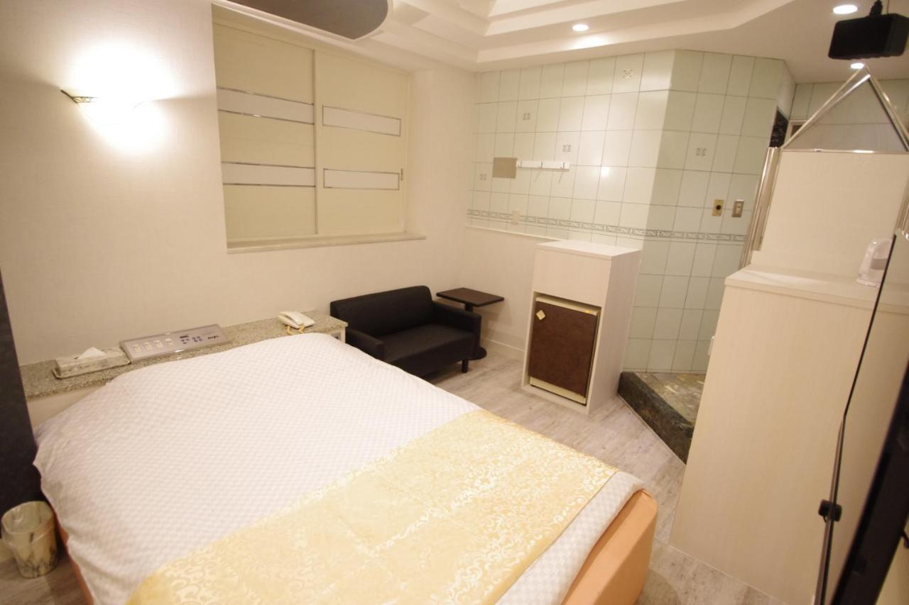 Hotel Crystal 大人専用 Tokio Exterior foto
